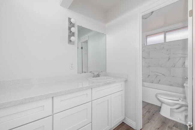 Studio - 325SF - Bathroom