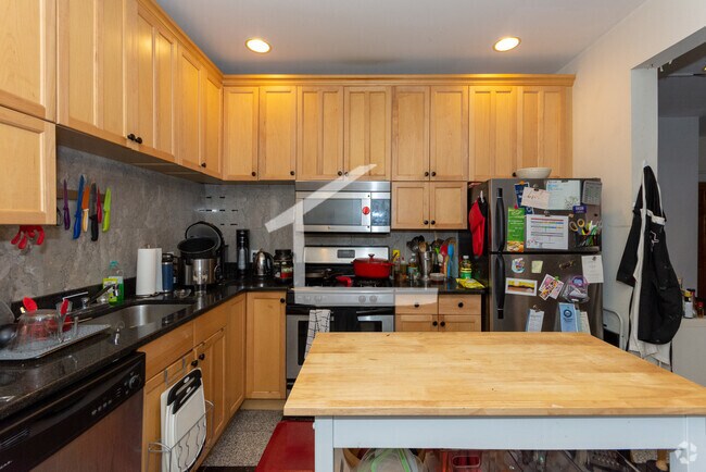 Building Photo - 69 Babcock St Rental