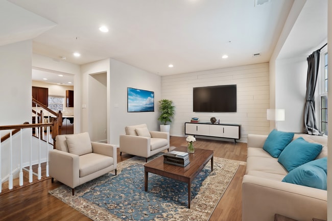 Photo - 220 Noble Woods Dr