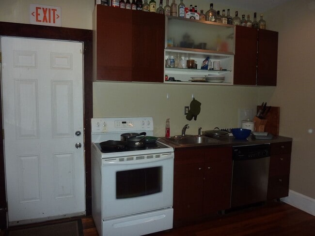 Photo - 4BR Red House on 17th St