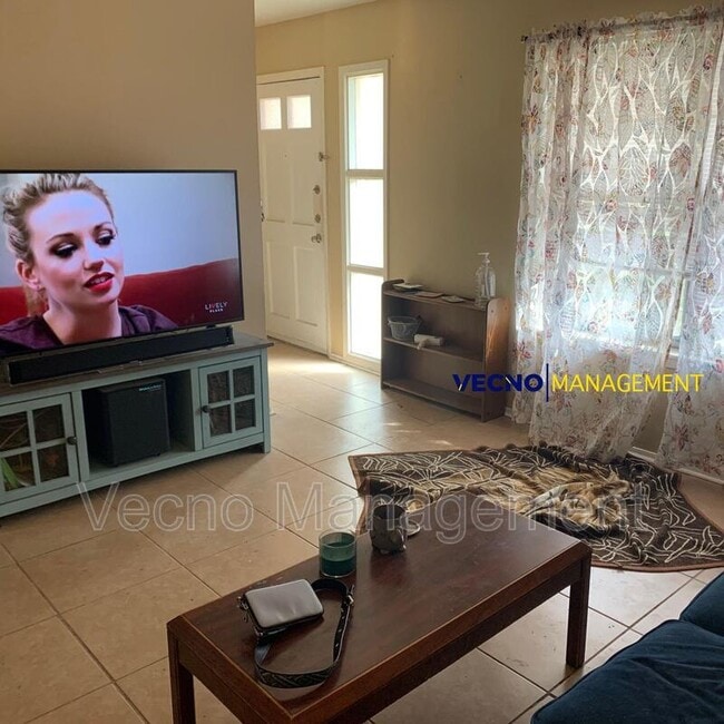 Photo - 701 Aviation Ave