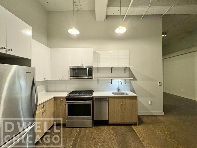 Photo - 152 W Huron St