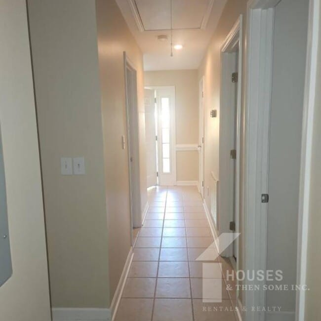 Photo - 108 Forrest Dr