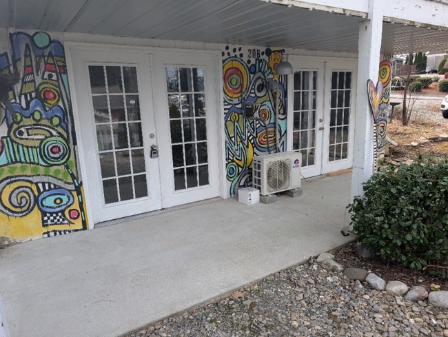 Photo - 306 Davis St