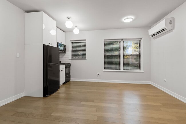 6008 N Winthrop Ave Unit 206