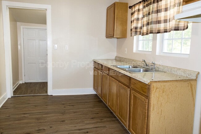 Photo - 1503 E 18th St