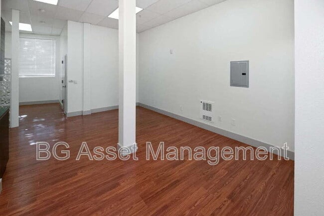 Photo - 1459 MacArthur Blvd Unit B