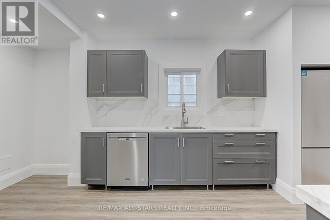 Photo - 94 Thirty Ninth St