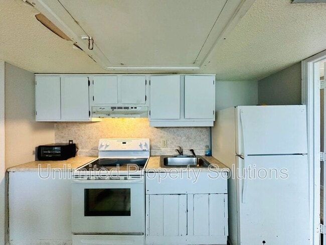 Photo - 454 Racine Dr
