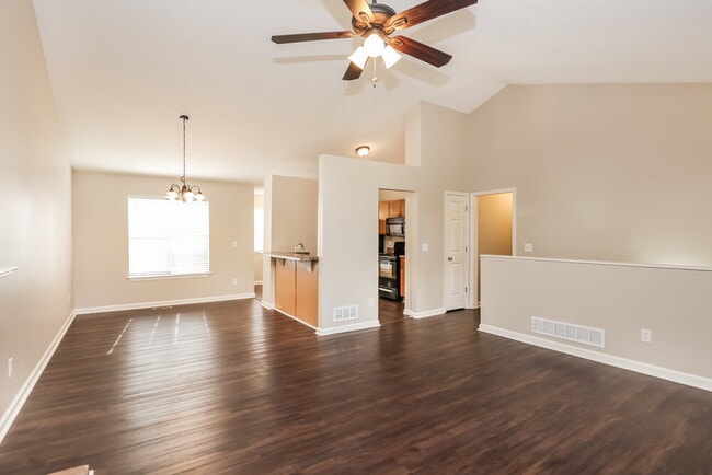 Photo - 58 Pullman Ln