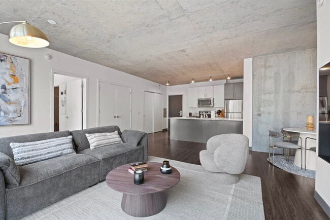 215 W Lake St Unit SI ID1029635P