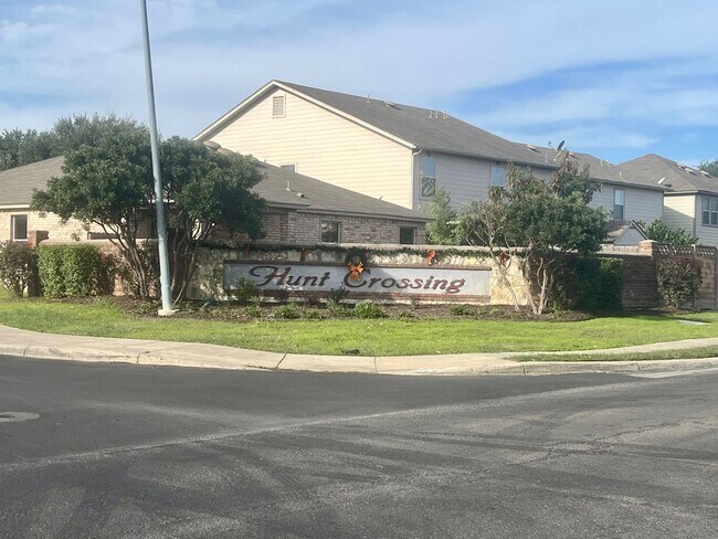 Photo - Large 3/2.5 ~ Conveniently located to JBSA Lackland and JBSA Kelly Field Annex ~ Move in Ready!