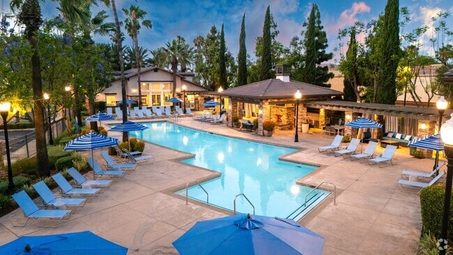 Building Photo - The Grove Apartments