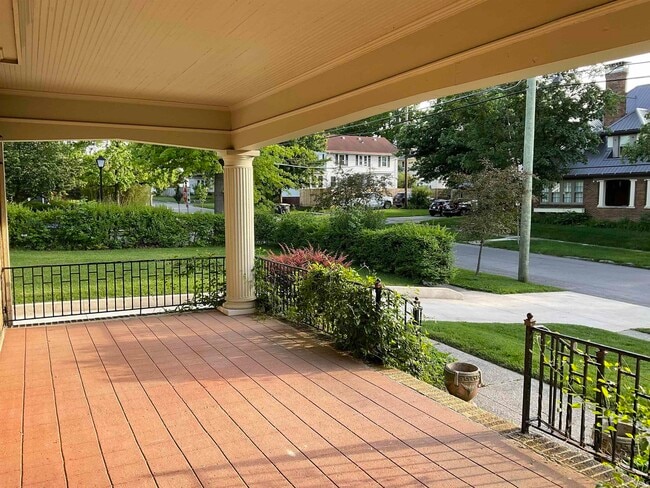 Photo - 3621 Hoagland Ave