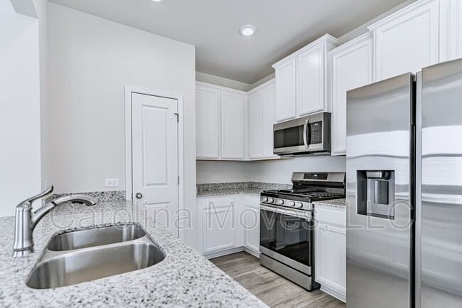 Photo - 133 Clingstone Trl