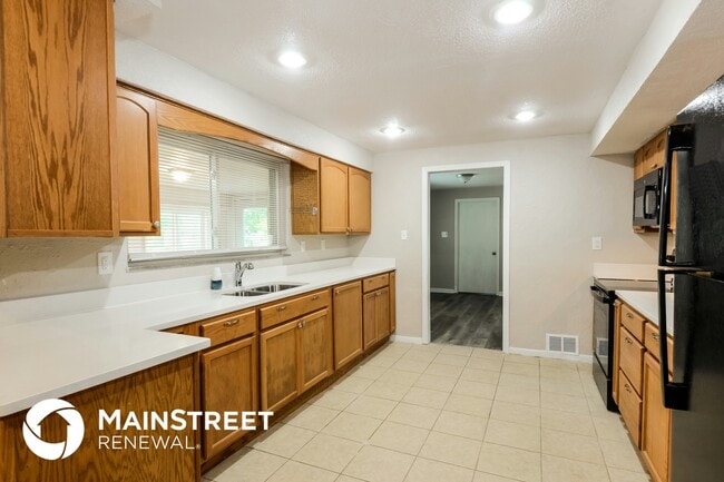 Photo - 1065 Hornaday Rd