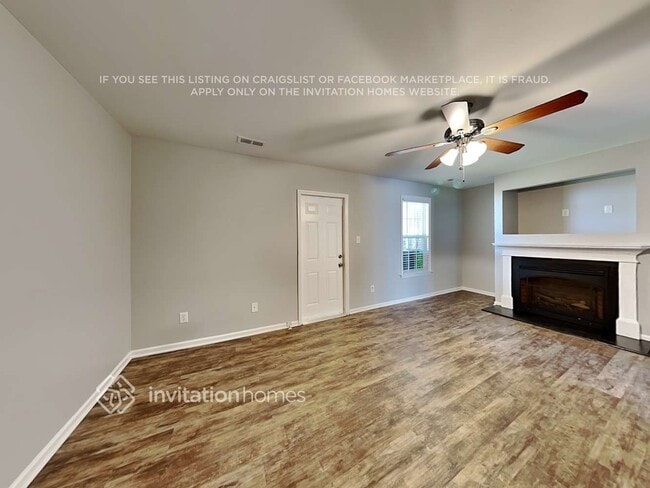 Photo - 121 Blackthorne Ct
