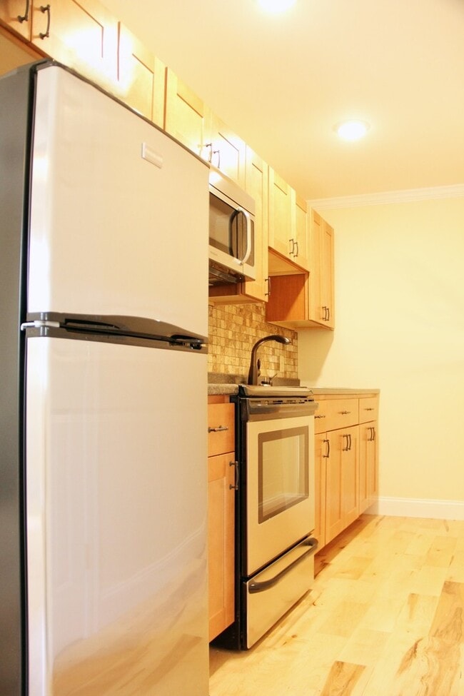 Photo - 152 North St Unit APT F