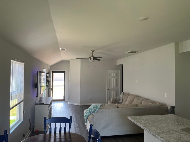 Building Photo - 148 Jonathan Dr Rental