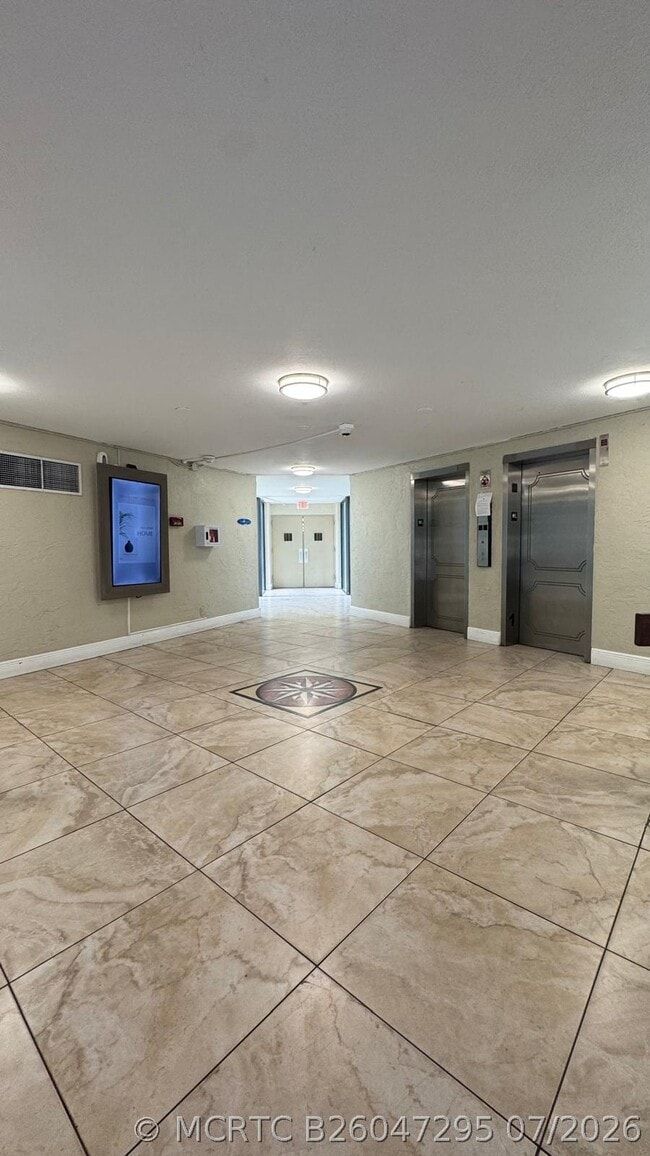 Building Photo - 4222 Inverrary Blvd Unit 4509