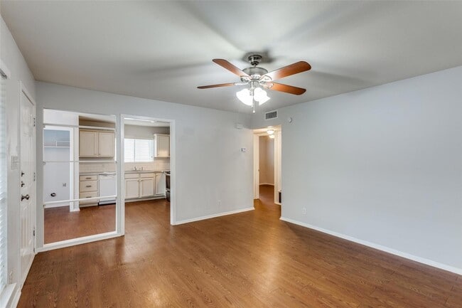 Photo - 1212 Hollow Creek Dr Unit B