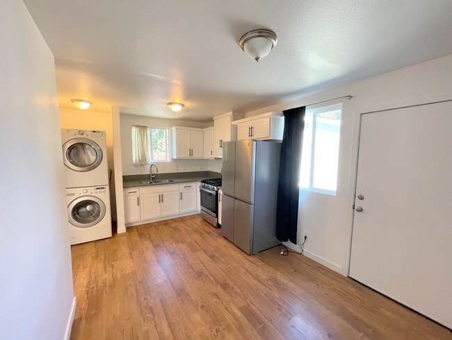 Building Photo - 5333-5335 4th Ave Unit 5333