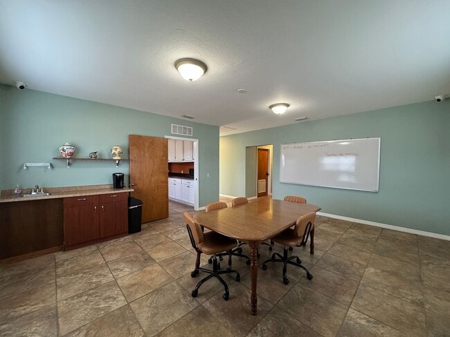 Photo - Spacious (Almost 3,000 sq ft) 6 Bedroom, 3 Bath Furnished Home – Live Oak, FL