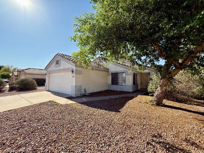 1914 E Palomino Dr