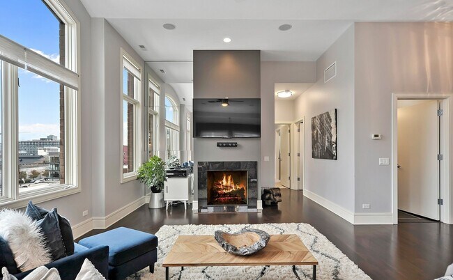 Photo - 711 W Grand Ave Unit 503