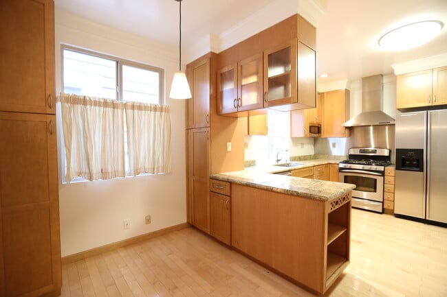 Photo - 2566-2568 22nd Avenue Unit 2566