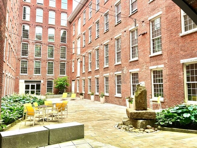 Photo - 130 John St Unit 355