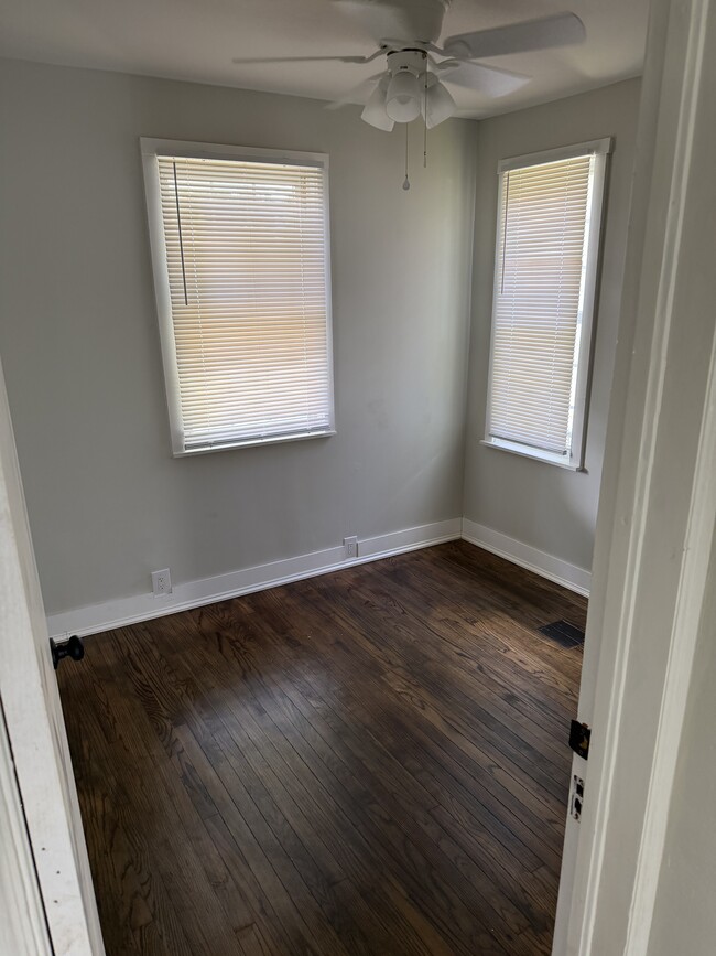 Photo - 2419 W Ayres Ave