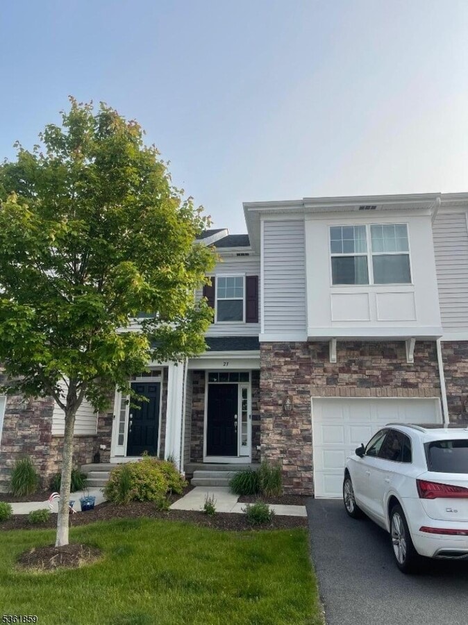 Photo - 23 Colgate Dr Townhome
