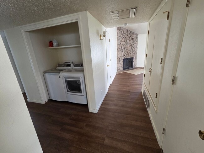 Photo - Adorable 3 Bed/2 Bath Paseo Village Townhome