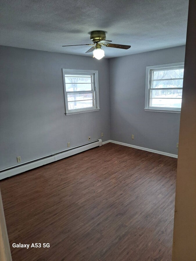 Photo - 604 White St SW