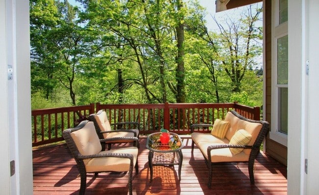 Photo - Live the Dream in Kirkland! Luxurious Home For Rent