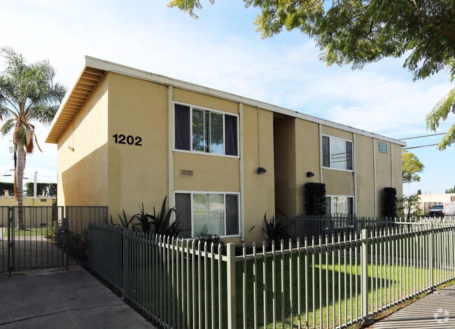 Photo - Borchard Apartments