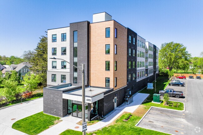 Photo - Six Nine Nine Niagara