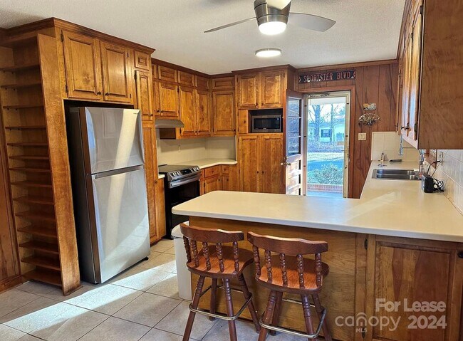 Photo - 6156 Mt Gallant Rd