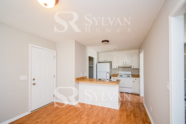 Photo - One-level living at its best