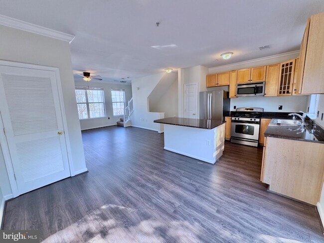 Photo - 21842 Jarvis Square