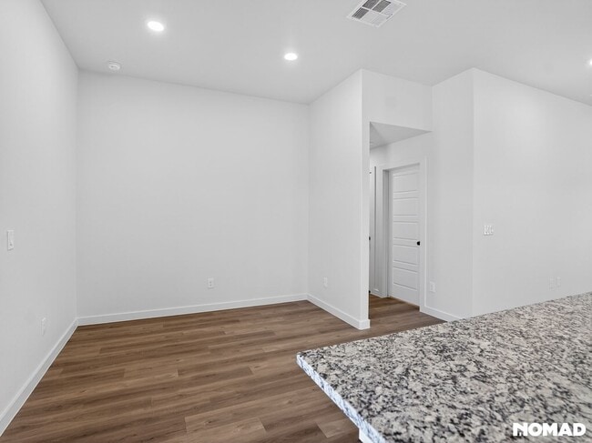 Photo - 2152 Langford Ave