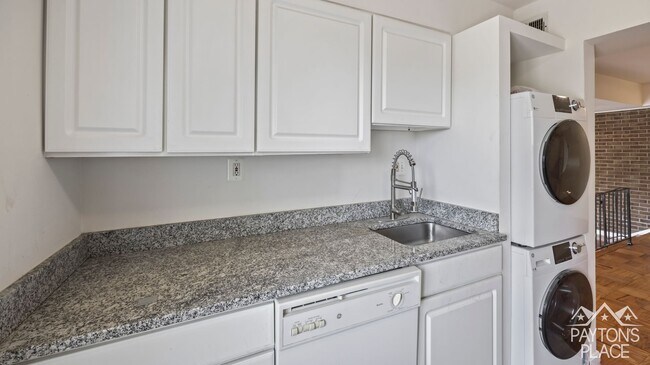 Photo - Spacious Condo minutes away from College Park campus