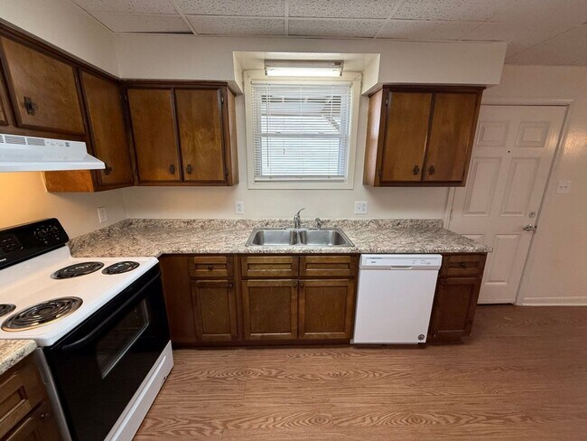 Photo - 3607 Lark Cir Unit E