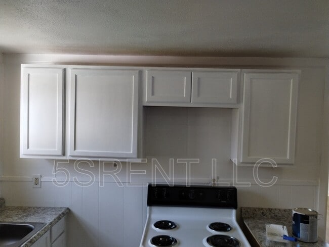 Photo - 240 S Mary Ellen St Unit D