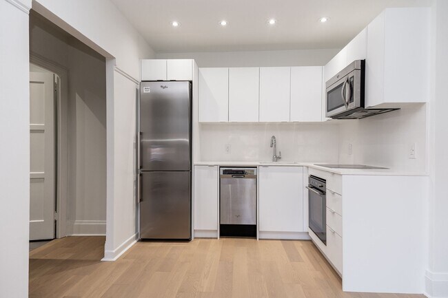 Photo - 110 Oriole Pkwy Unit 102