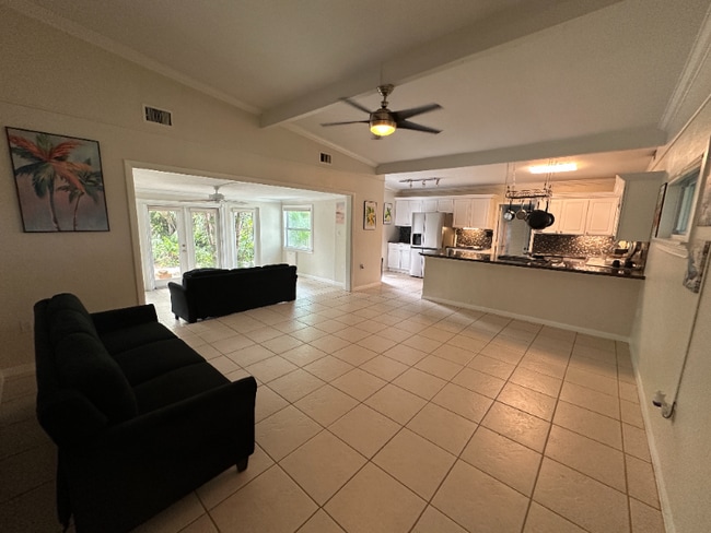 Photo - 1648 Maravilla Ave