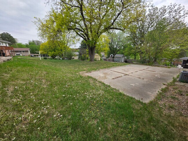 Photo - 906 Elm Ave
