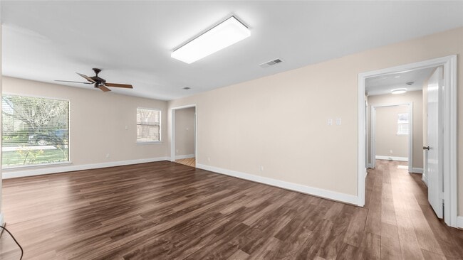 Photo - 1017 Howard Ln