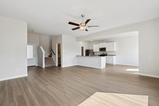 Photo - 324 Fastboy Ln